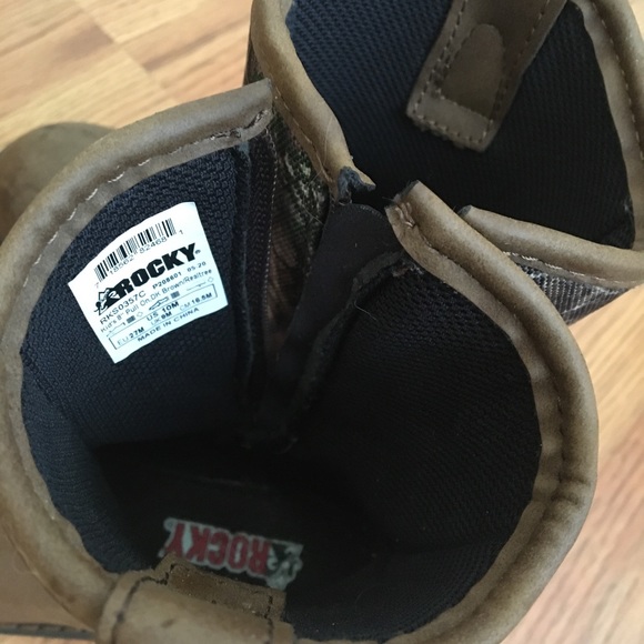Kids Rocky Brand boots like new. Tan/camo - Picture 3 of 8